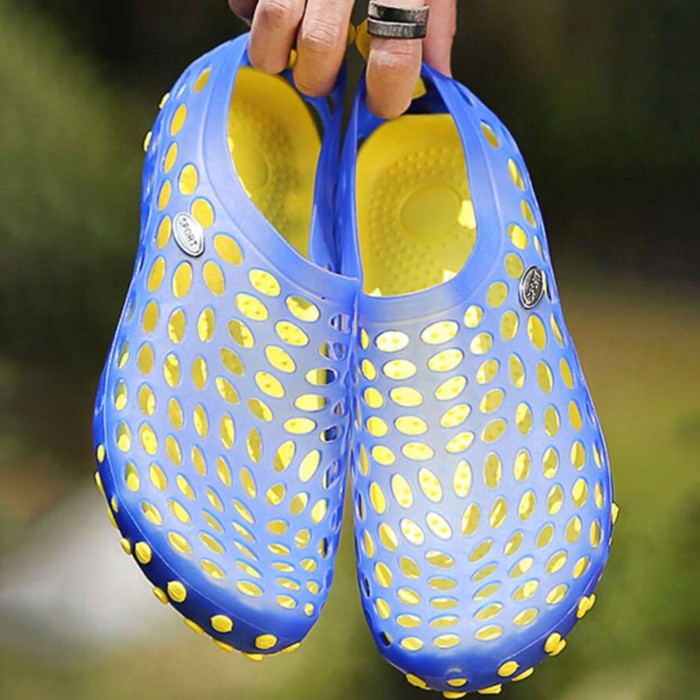 Rubber Mate Couple Clogs Yellow Rubber Mate Couple Clogs Yellow